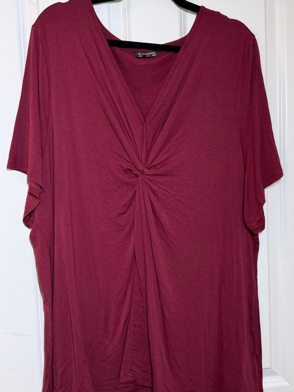 BloomChic Women's Twist-Front V-Neck Tunic - Wine